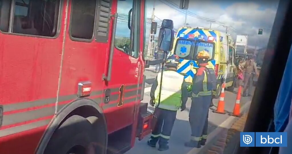 Mujer está en riesgo vital tras ser atropellada por micro en Hualpén