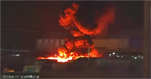 Gran incendio consume galpones de ropa europea en dependencias de la Zofri en Iquique