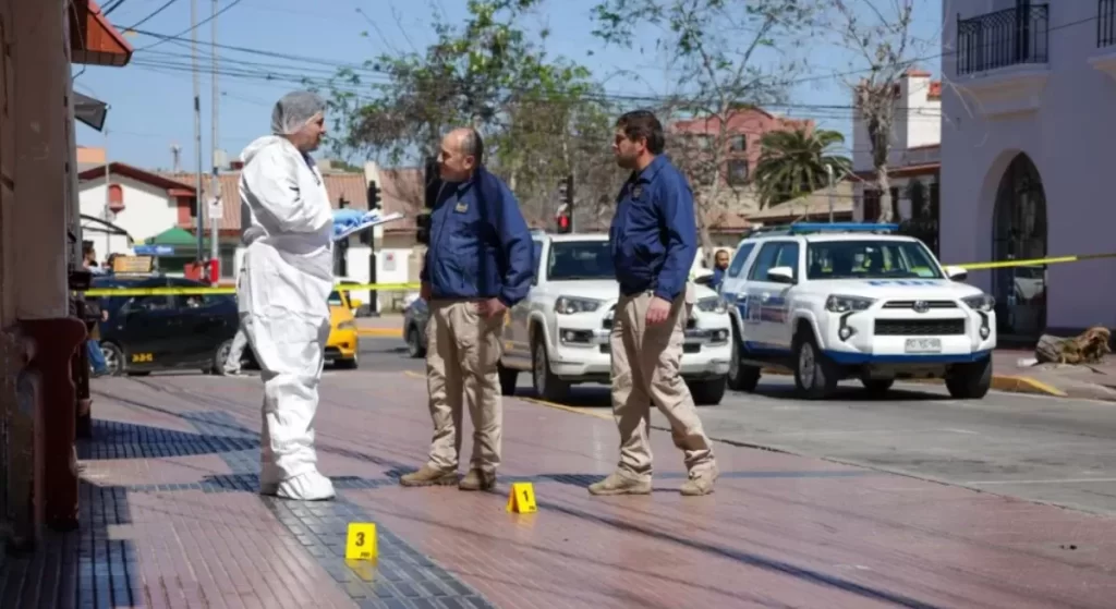 Balacera en centro de La Serena deja un venezolano muerto y dos heridos graves