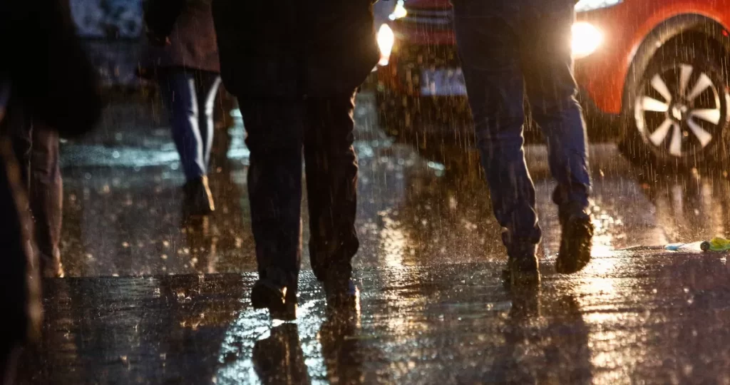 Se viene el primer temporal de la primavera: emiten alerta por lluvias hasta 105 mm en seis regiones