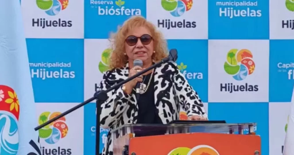 Empresa de la alcaldesa de Hijuelas habría sumado 87 órdenes de compra con el Estado pese a nueva ley
