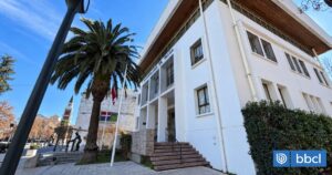 Rama cayó sobre joven y lo mató en parque: municipio de Talca deberá pagar $200 millones a su familia