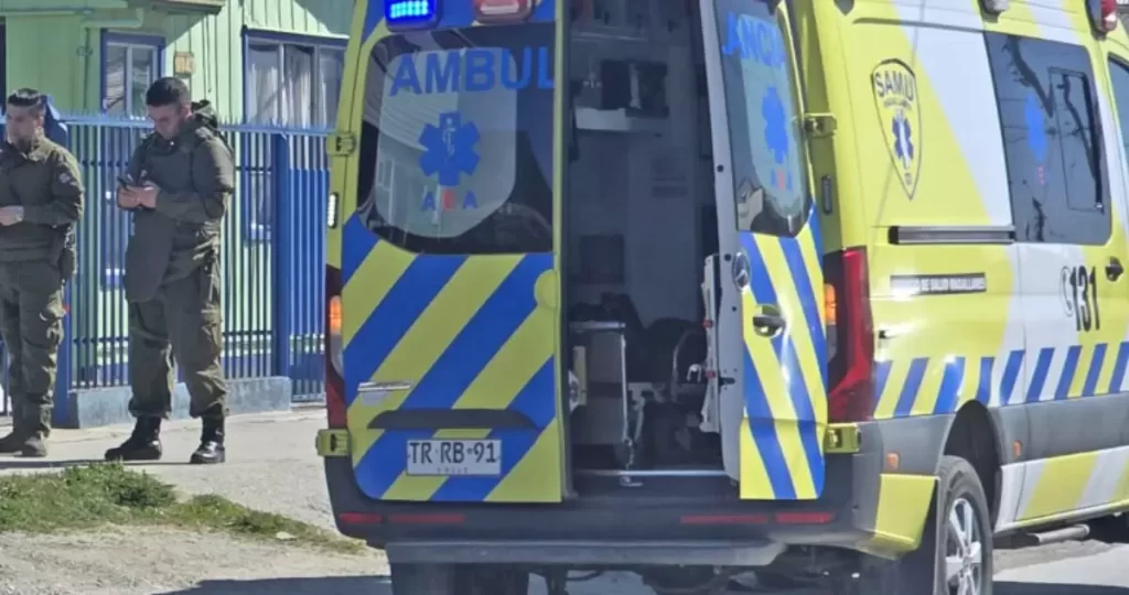 Lo golpearon y apuñalaron: brutal agresión deja a hombre en estado grave en Punta Arenas