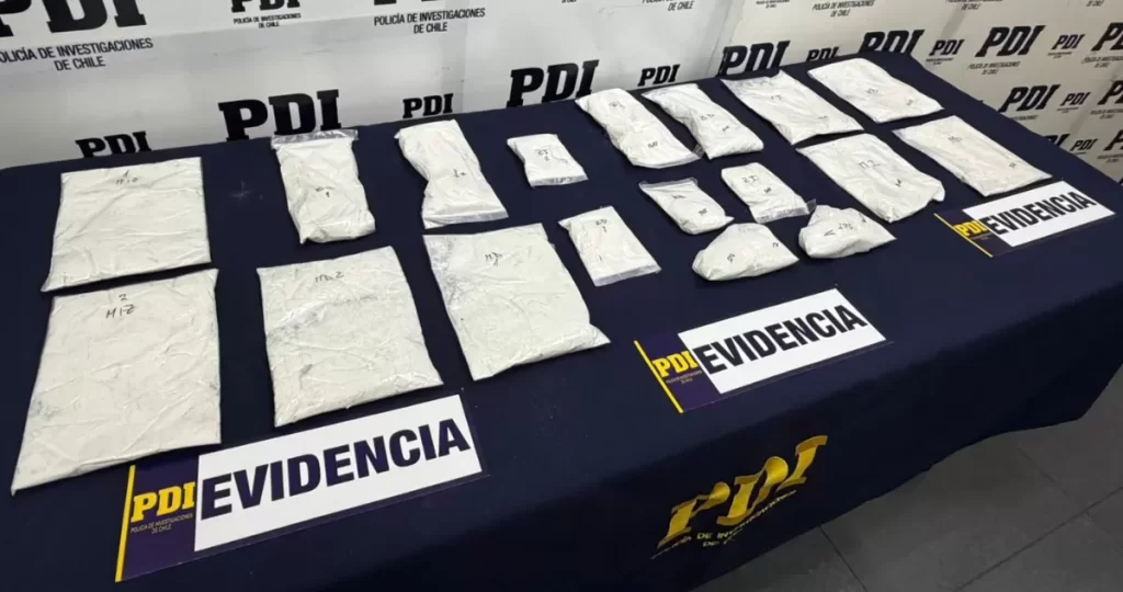 Caen 2 chilenos y 1 peruano que portaban 18 contenedores con más de 4 kilos de ketamina en Arica