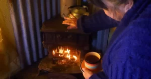 Se acaba el plazo para postular a una estufa a pellet o aire acondicionado, si vives en estas comunas