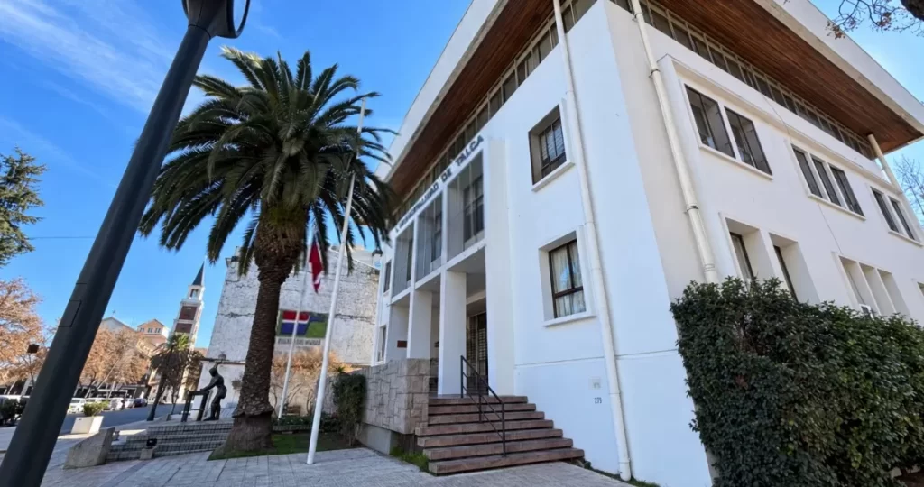Rama cayó sobre joven y lo mató en parque: municipio de Talca deberá pagar $200 millones a su familia
